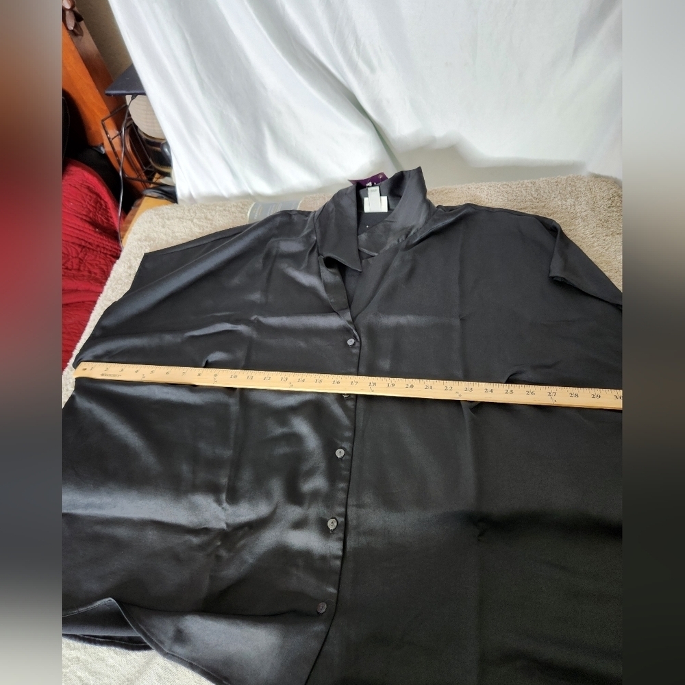 Ava & Viv Women's Satin Short Sleeve Button-Front Shirt Black - Picture 8 of 12
